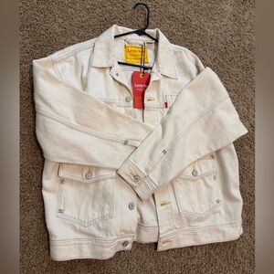 NWT Levi’s Cream Denim Jacket Women L (Oversized)